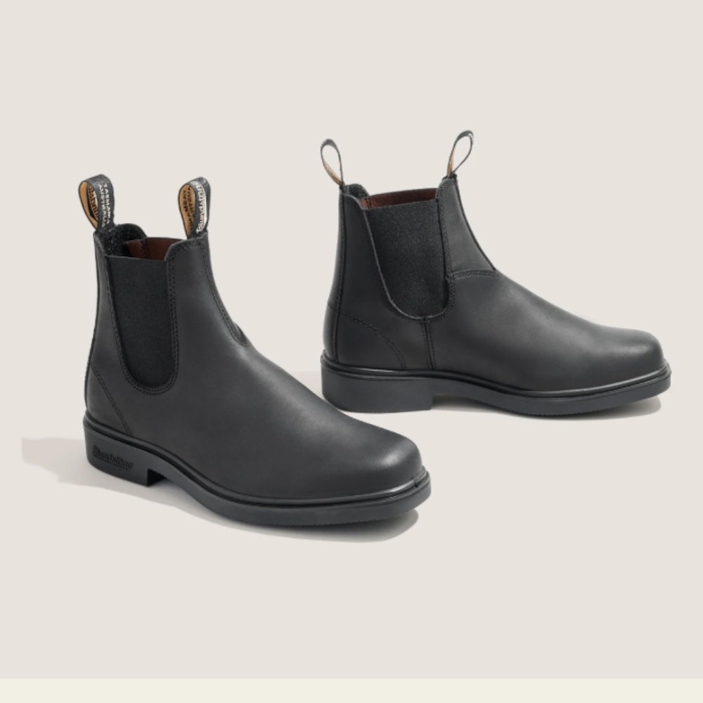 Blundstone's Black Chelsea Boots size 8.5 (aus 5.5)